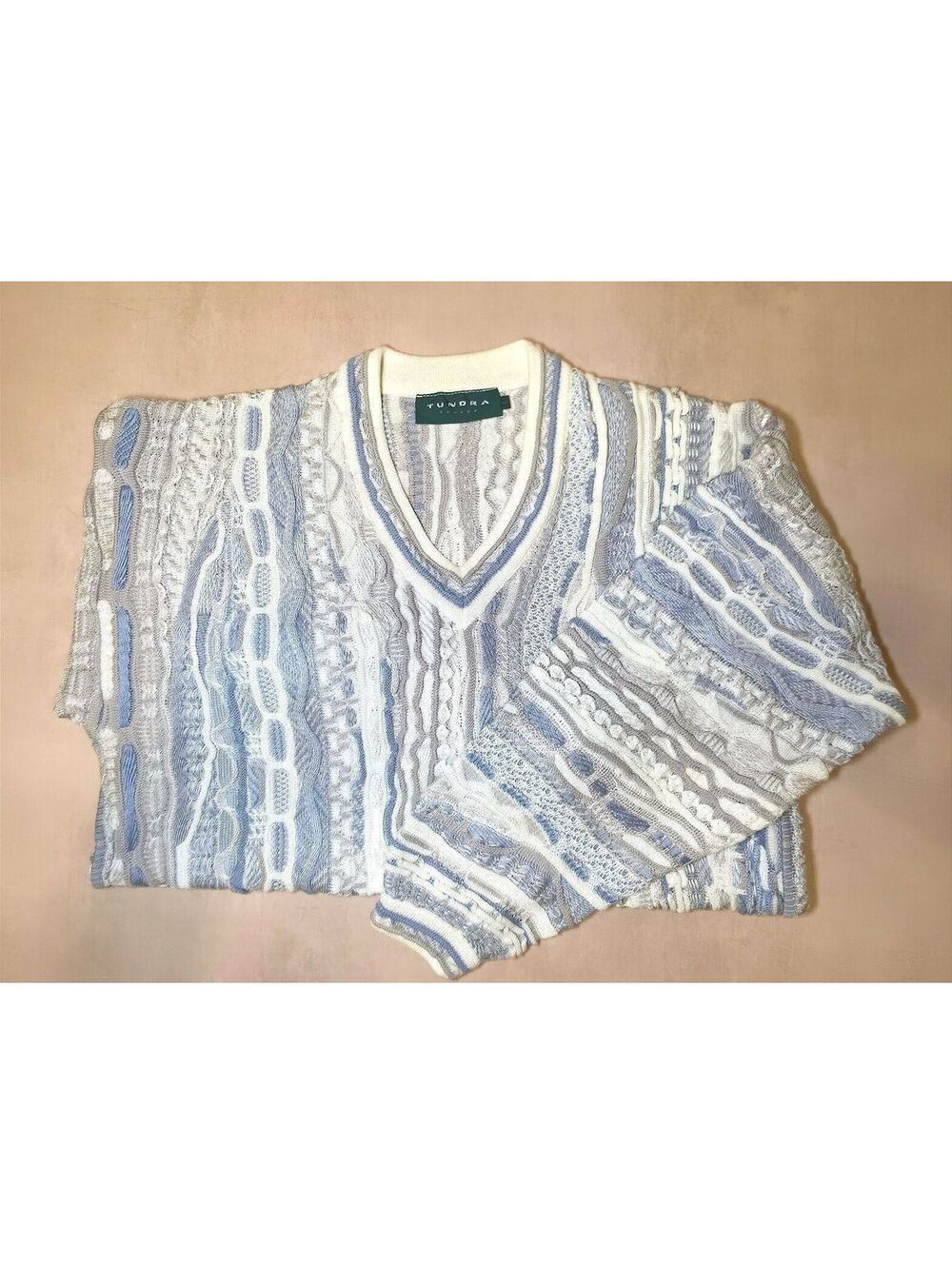 Tundra 3D Textured Sweater Large | 90s V-Neck Pullover